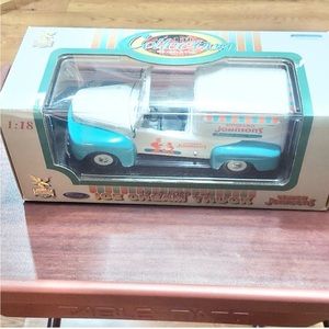 Road legends die cast metal 1948 f-1 ice cream truck